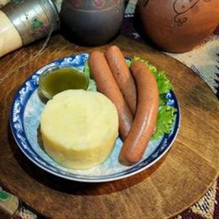 სოსისი კარტოფილის პიურეთი