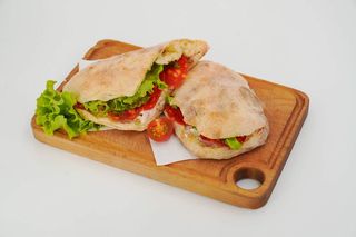 Sendvič sa ruskom salatom