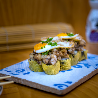 Maki sushi crujiente Pez mantequilla y trufa 8 piezas