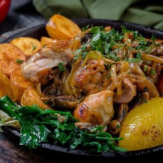 Пательня з куркою 