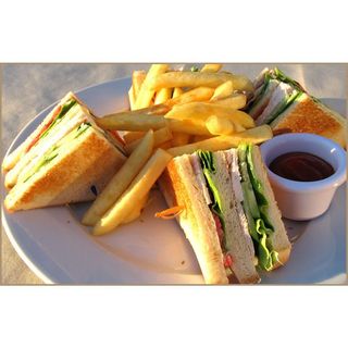 Egg Sandwich with Fries