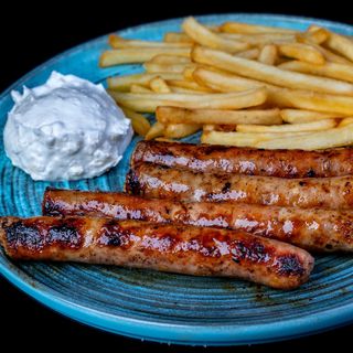 НАДЕНИЧКА НА СКАРА С ПЪРЖЕНИ КАРТОФКИ И КАТЪК (400гр)