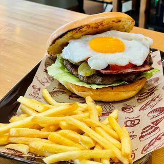 Бургер Sweet and Salty с яйце 500гр.