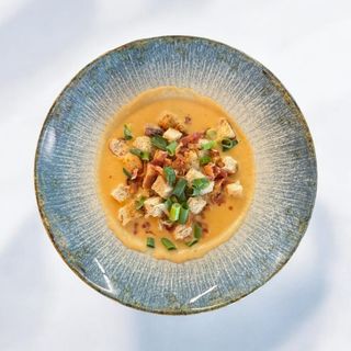 Supă cremă de cartofi cu bacon 