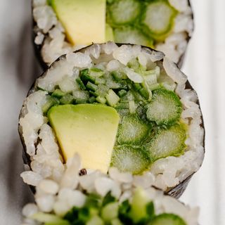 Futomaki szparagi na maśle wegetariańskie