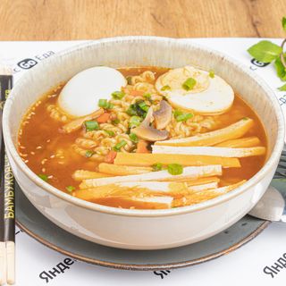 Рамен с копченой курицей