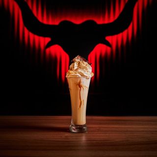 Batido de vainilla, sirope de arce y bacon and wafles.