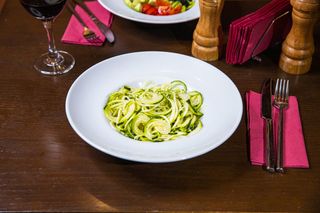 Spaghete de zucchini cu lămâie