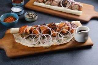 ნორვეგიული ორაგულის მწვადი რაიტას სოუსით