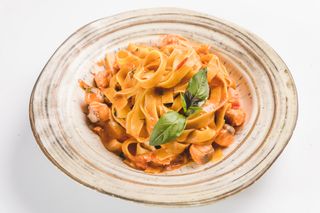 Tagliatelle con Salmone/Tagliatelle cu somon