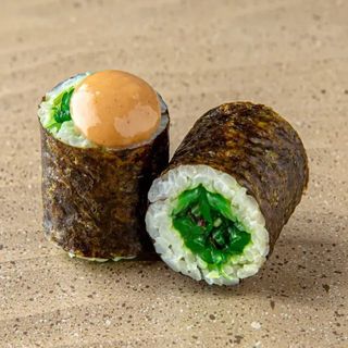 Maki cu chuka si sos de nuci