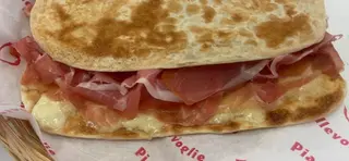 Crudo e mozzarella