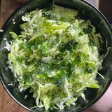 Салат із молодої капусти