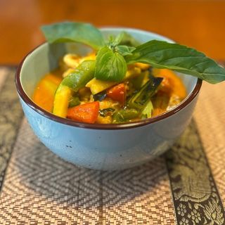 Curry Rojo Con Pollo (Thai)