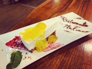 Чийзкейк с домашно сладко от манго  (150г)