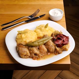 Sărmăluţe de porc cu costiţă