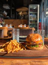 Бургер джанам с блек ангъс (300г)