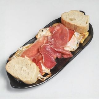 Huevos Rotos con Jamón
