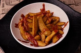 80 Patatas Delux Con Salsa Brava