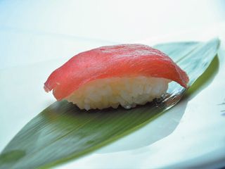 61. Nigiri maguro - 2 pezzi