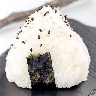 805. Onigiri  - 1 pezzo