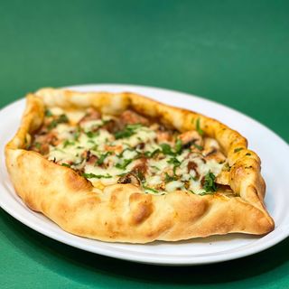 Човник з томленою телятиною 350г