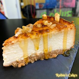 Porción Queso Gorgonzola con miel y nueces