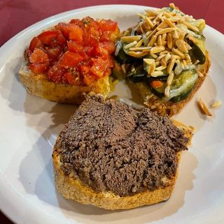 Tris di crostini misti