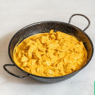 Pollo al curry con arroz blanco 