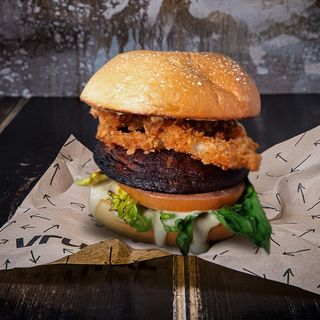 Caesar Portobello con Patatas Fritas