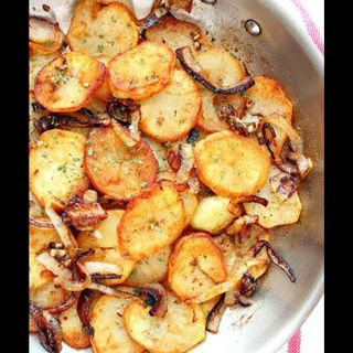 LYONNAISE POTATOES (Seved with sweetened kachumbari)