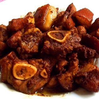 Arroz blanco cerdo guisado