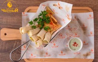 Сырные рулетики из Сулугуни в лаваше