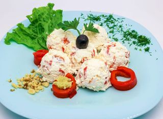 Салата Катък с печени чушки (300г)
