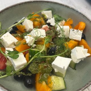 Салат Грецький з песто