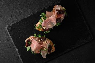 Брускети з прошуто (2шт)