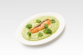 Орзо в соусе песто и лососем