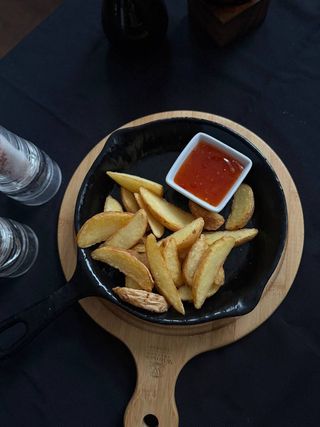 Дольки картопляні з соусом світ чилі (150г)