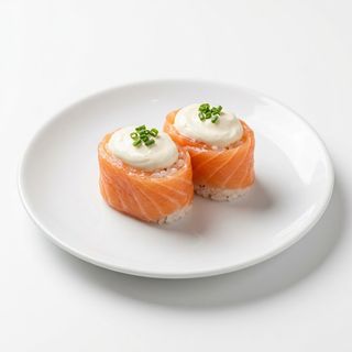 Gunkan De Salmón Con Queso Crema (2 Pzs.)