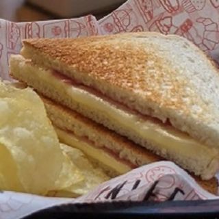 Sándwich De Jamón Y Queso