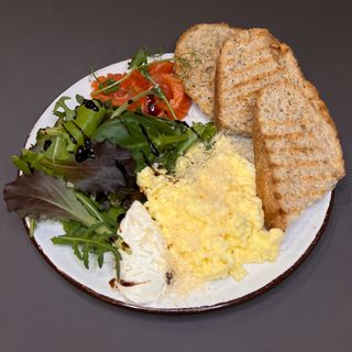 Скрембл з лососем (260г)