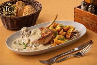 Cotlet de porc in sos de ciuperci 