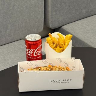 КОМБО Хот-дог класик Баварія + діпи + кола 0.3