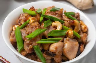 59 Yakisoba Con Pollo