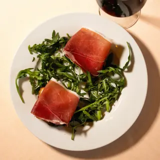 Bruschetta con mozzarella e prosciutto di Parma 24 mesi