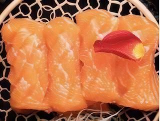 Sashimi Salmón (4 Uds.)