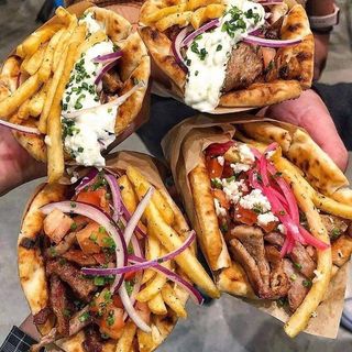 Giros pileći - porcija