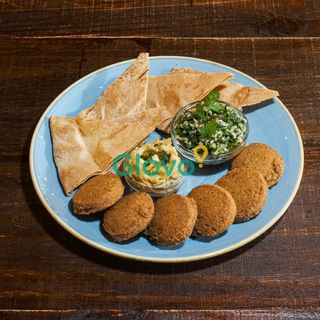 Falafel com Tabouleh/Falafel with Tabouleh
