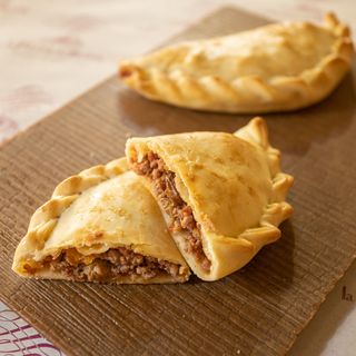 Empanada de Carne de ternera con pasas uvas