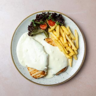 Ćureći file na kajmaku